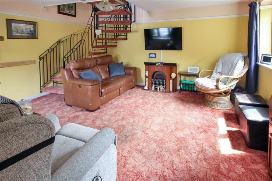Woodpecker Close, Bordon