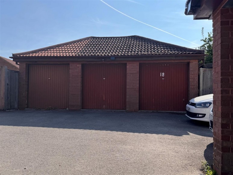 Blue Timbers Close, Bordon